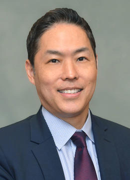 Dr. Daniel Lee Headshot