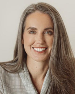 Dr. Lindsay Headshot